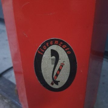 Vintage młynek do kawy Fiorenzato czerwony uszkodzony