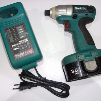 Klucz udarowy akumulatorowy Makita 6936FD 18V + ładowarka i bateria