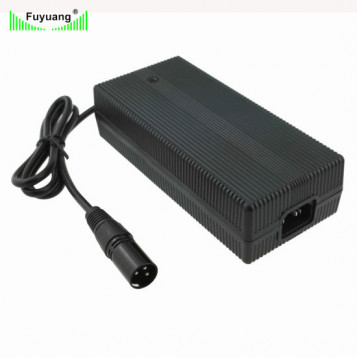 Ładowarka samochodowa do akumulatorów 14,6V 10A 12V