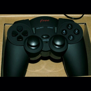 Kontroler gamepad pad Freebox Revolution USB